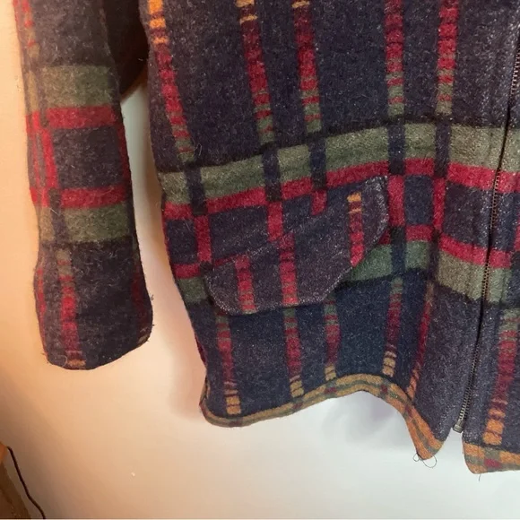 Woolrich Plaid Jacket - Red, Green, Blue size medium